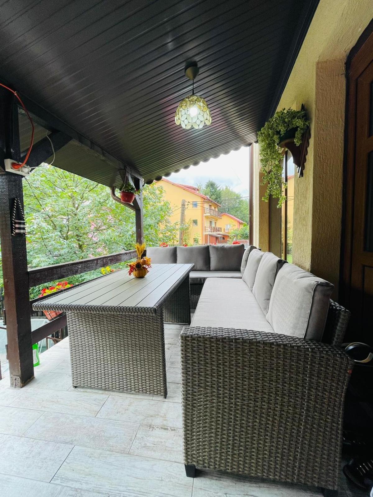 B House Busteni Exterior photo